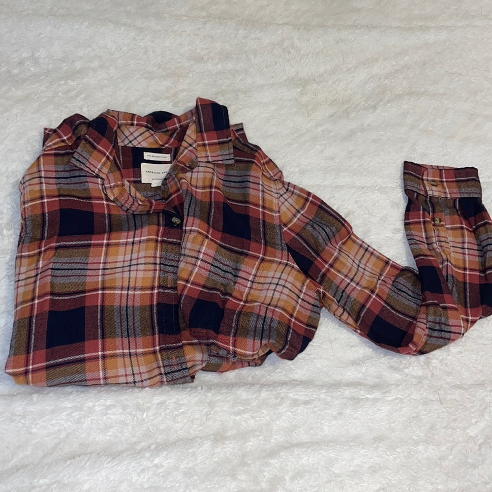 American Eagle Large Boyfriend Fit flannel. Beautiful fall colors.